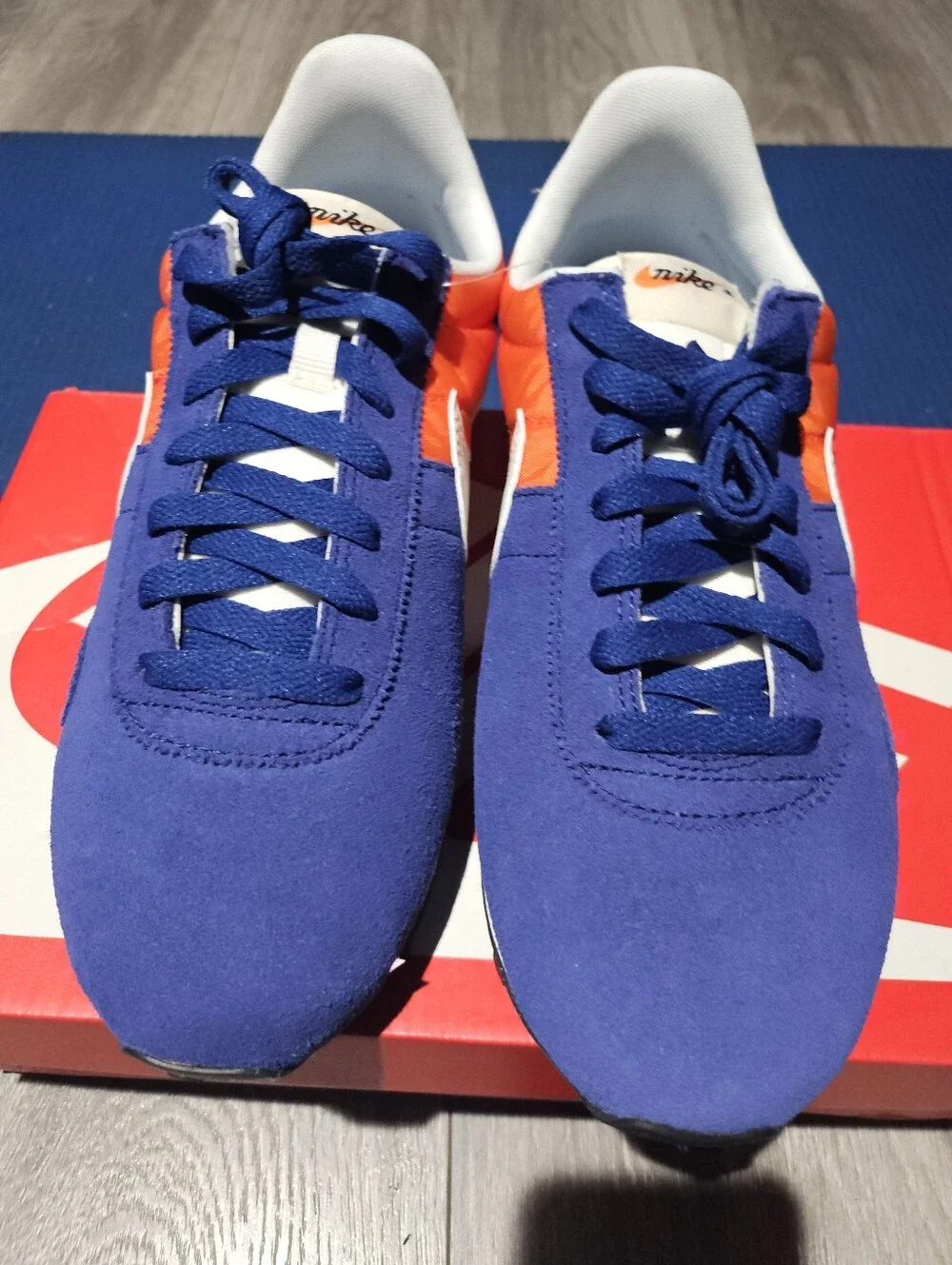 Nike  Classic Runner Sneakers in Blue & Orange